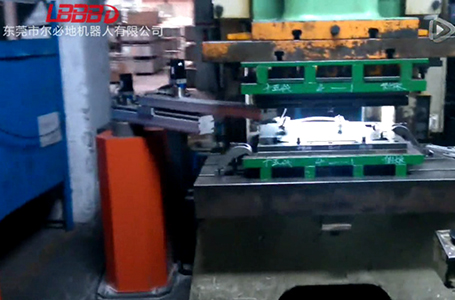 爾必地沖壓四軸上下料機器人現(xiàn)場案例