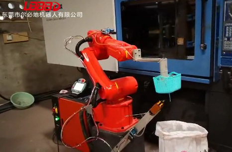 爾必地注塑機器人上下料客戶現(xiàn)場作業(yè)視頻