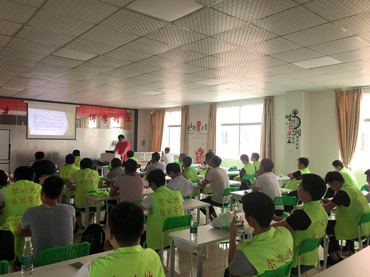 爾必地2019年第二季度工業(yè)機器人技術培訓圓滿結(jié)束